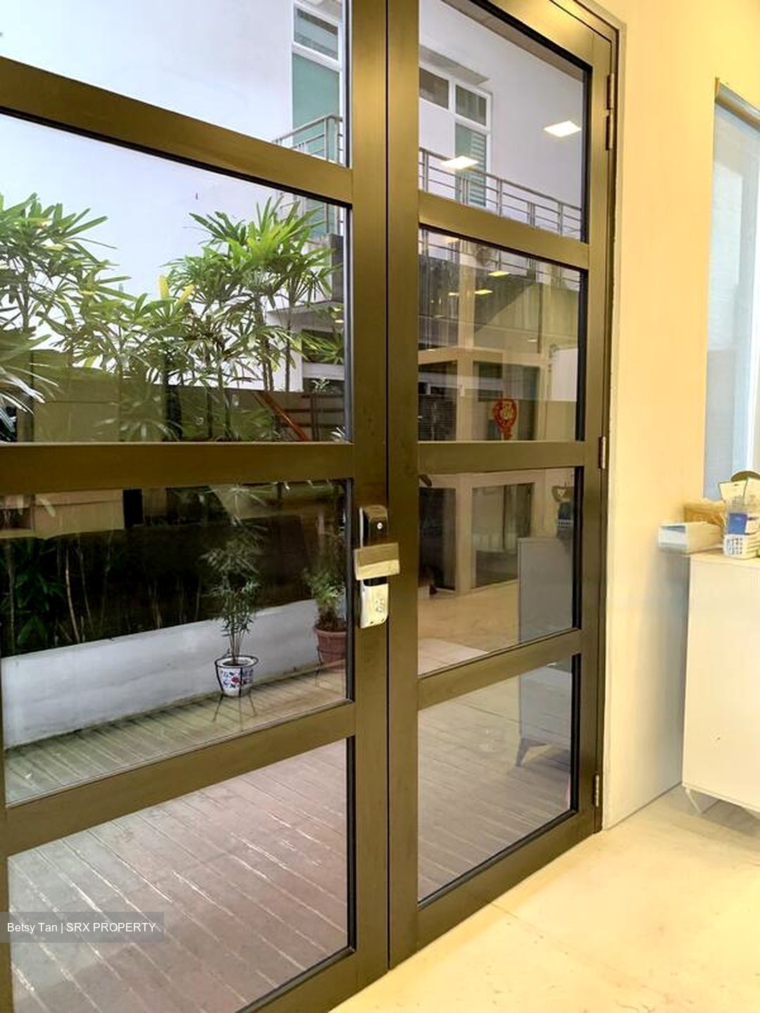 Holland Grove Road (D10), Semi-Detached #486300681